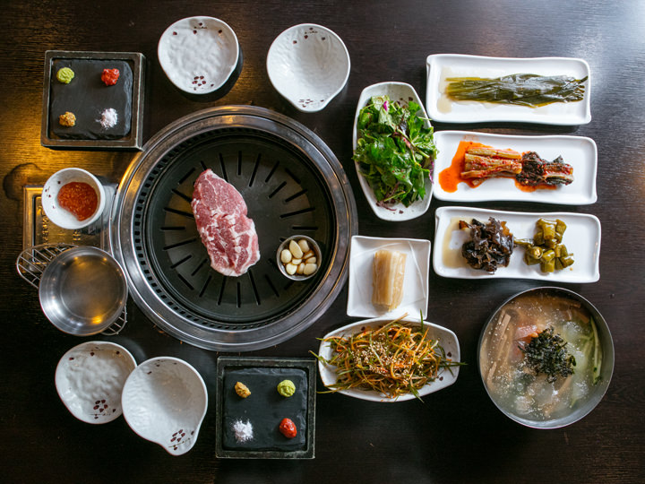 人気メニュー「熟成 豚の首肉(スッソン トンモッサル)」