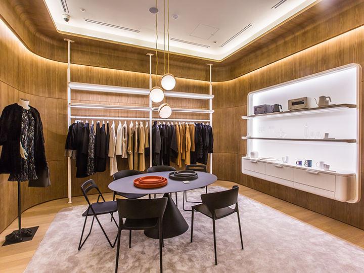 リビング、ダイニング、パウダールーム、ドレスルームをイメージしたインテリアが特徴。それぞれコンセプトに合ったアイテムをディスプレイしています。