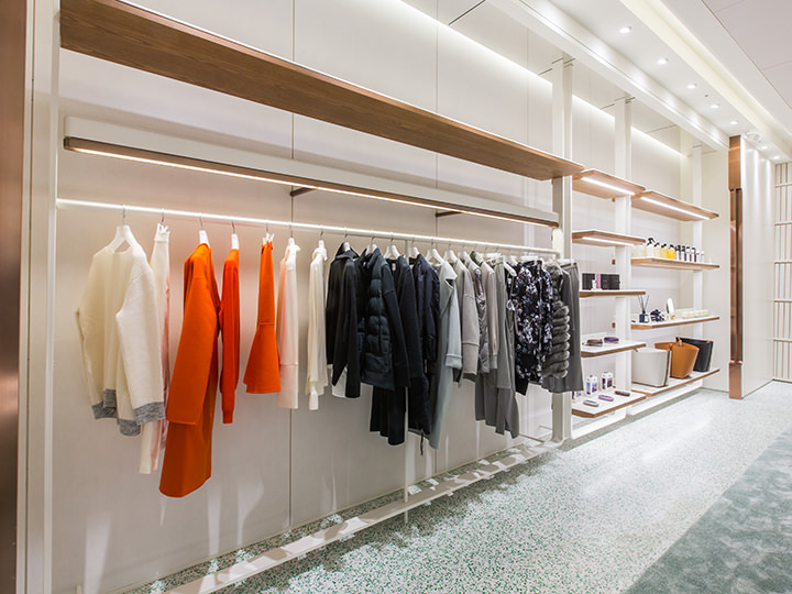 地下1階ドレスエリアにあるメインコレクション