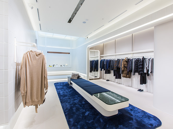 バスローブなども販売するパウダーエリア