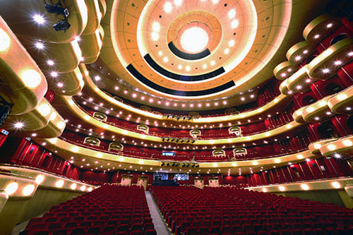 オペラハウス内のオペラ劇場