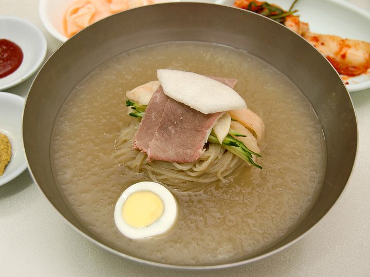 「韓国一おいしい」とも言われる「水冷麺」