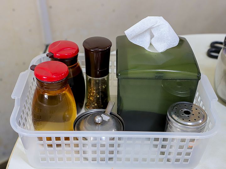 お酢、醤油、黒胡椒、塩、唐辛子粉