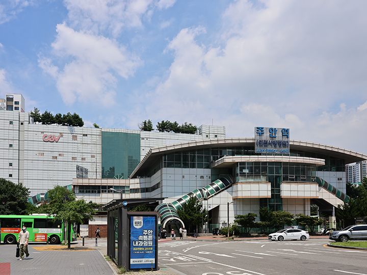 朱安駅・南口がホテル街・飲み屋街