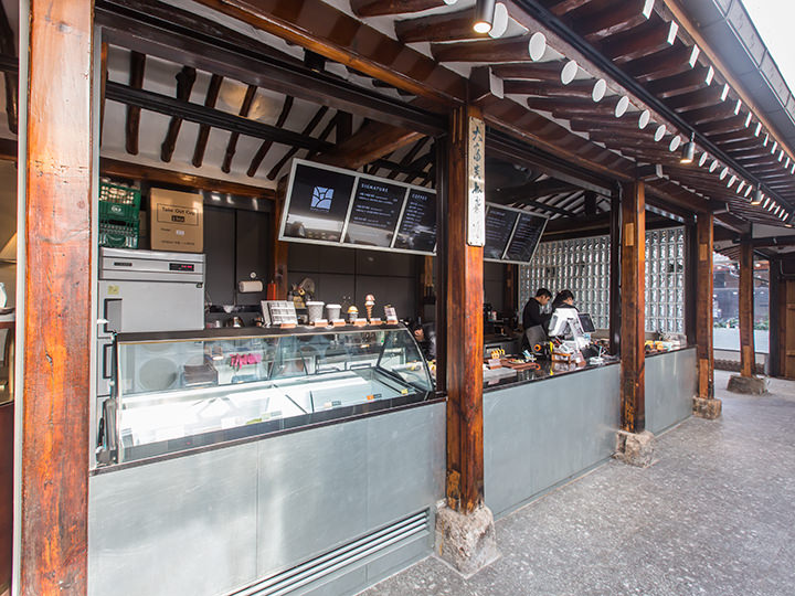 モダンな韓屋カフェ「SEOUL COFFEE 益善店(イッソンジョム)」