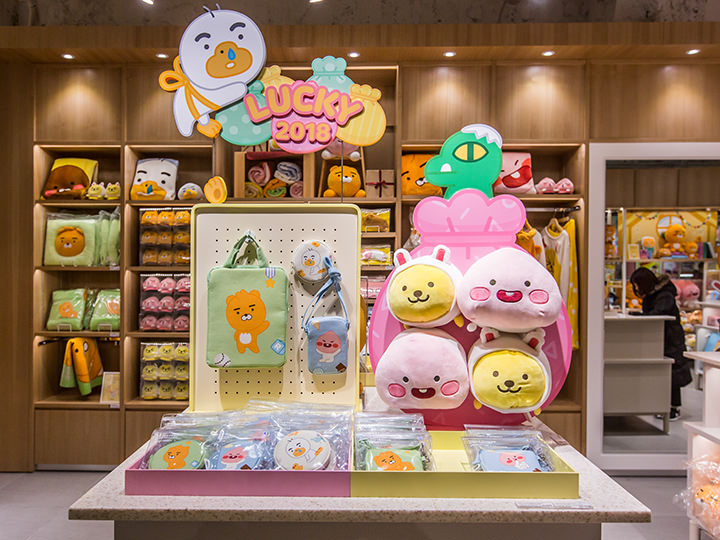 新作＆限定アイテム多数！「KAKAOフレンズストア 明洞ロッテヤングプラザ店」