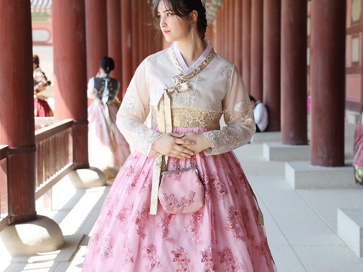 チマチョゴリ 淡いピンク色 総レース柄 韓服 チマチョゴリ 淡いピンク