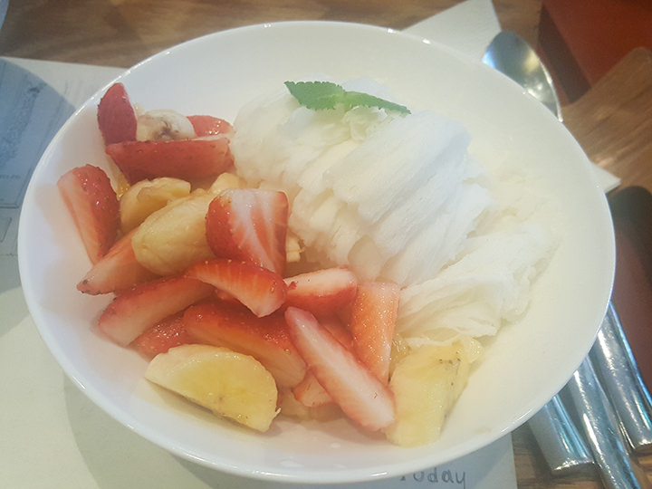 イチゴ&バナナかき氷(タルギエンバナナピンス)(8,000ウォン)