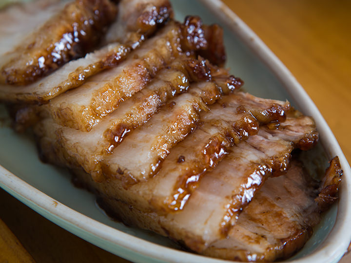 カラメル化したソースの照りが食欲をそそる