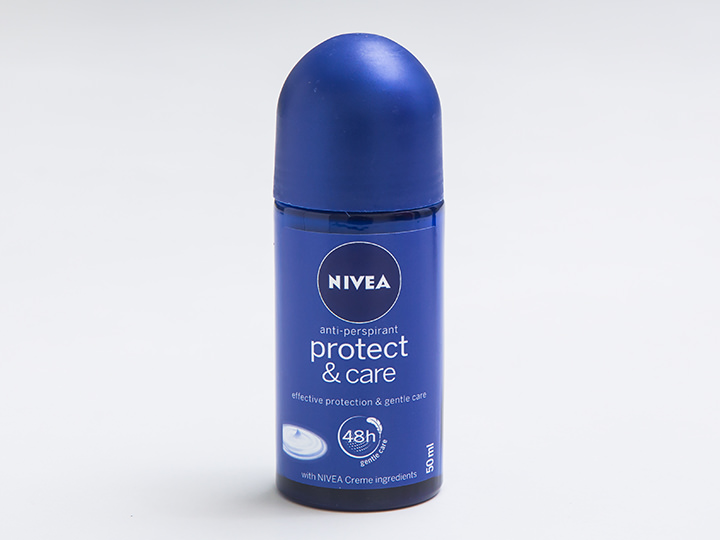 「NIVEAデオドラントロールオン プロテクトアンドケア」(8,200ウォン)