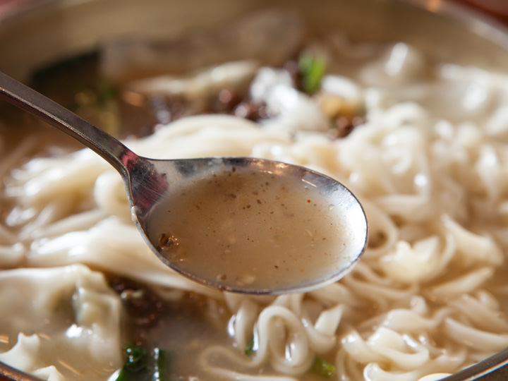 鶏の旨みが凝縮されたスープ