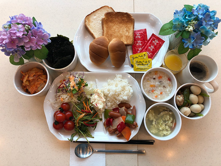 無料朝食サービス
「東横イン」の特徴でもある無料朝食は、韓国でも実施中。日本食や韓国料理で1日の活力をチャージ。
(写真は一例)