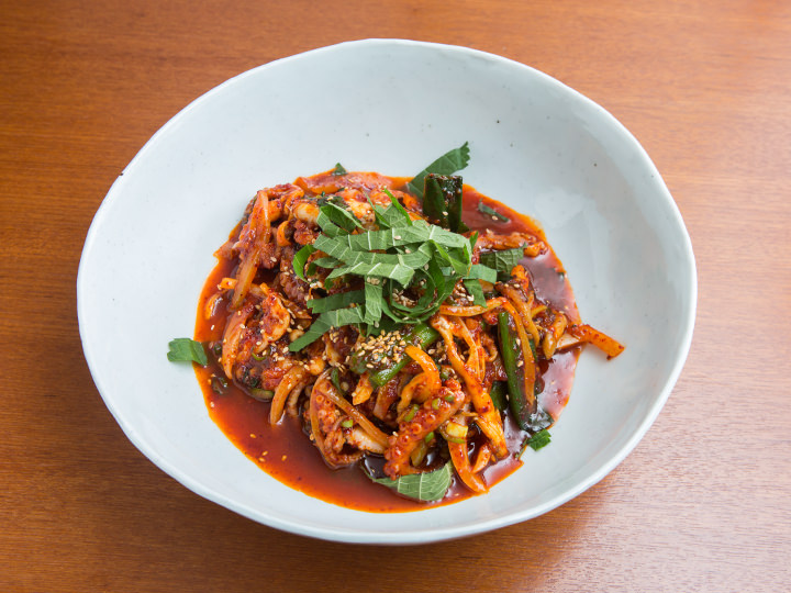 真っ赤なタレが印象的