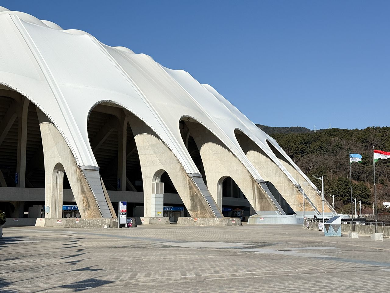 釜山アジアード主競技場｜西面・凡一洞(釜山)の観光スポット｜韓国旅行