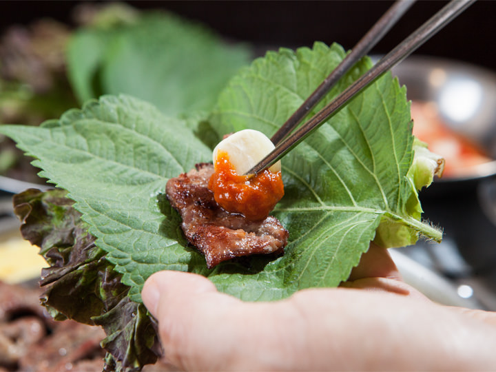 1.葉野菜とニンニク+サムジャンは王道