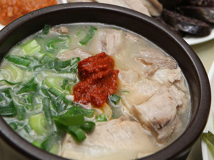 韓国・釜山に行ったら食べたい！おすすめテジクッパ | グルメテーマ ...