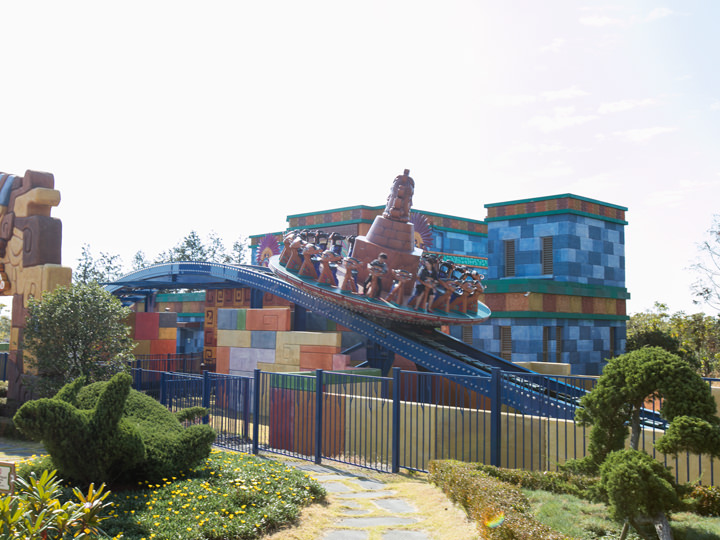 オスカー・スピンNバンプ
まるで大きいブランコに乗っているよう!涼しい風を切ると気分爽快