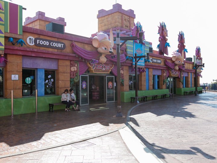 バイト・フードコート
(オスカー・ニューワールド)
ビビンバ、オムライス、うどん、豚カツなど
営業時間:12:00~18:00