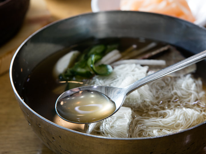 フルーティな甘さを感じる冷たいスープ