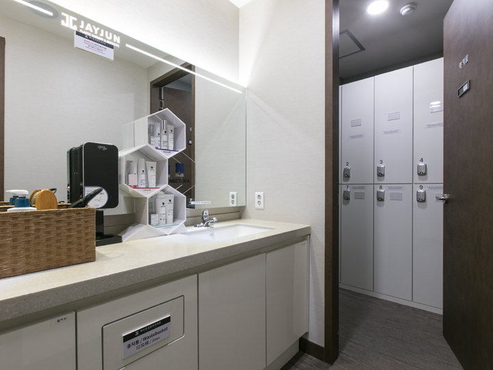 2、5階 ロッカー・パウダールーム