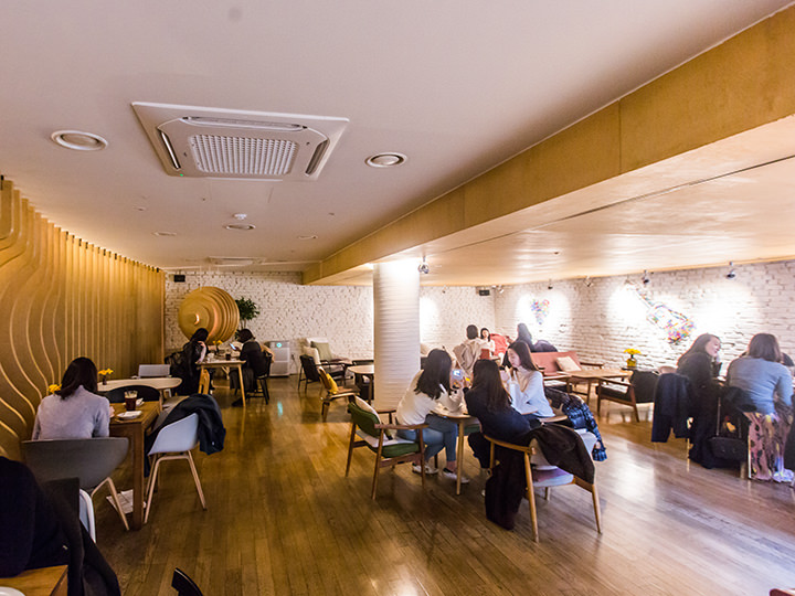 店内は3種類のホールあり。芸能人が訪れよく選ぶ空間はこちら