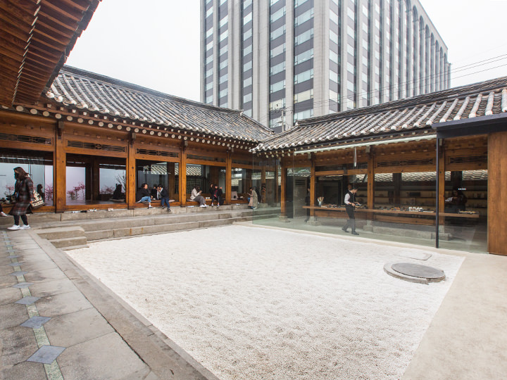 中庭がある韓国の伝統家屋・韓屋スタイルの３号店