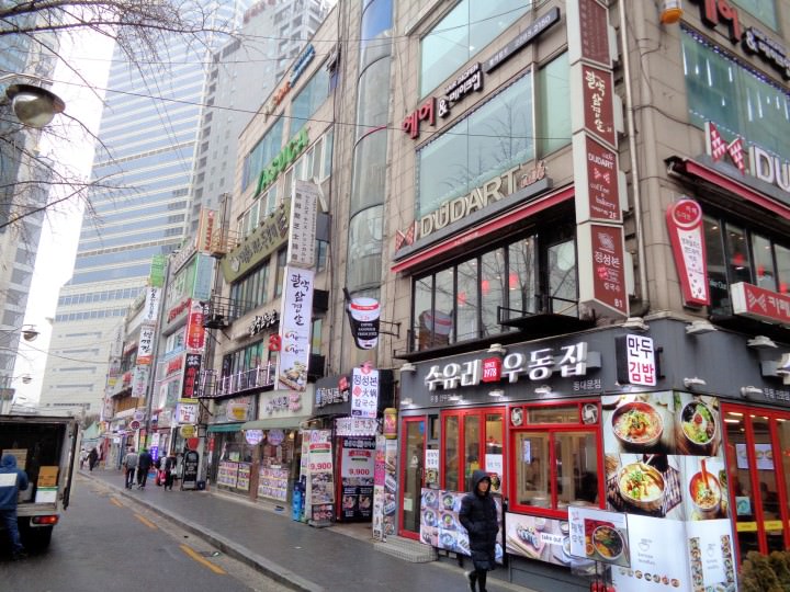 「hello apM」裏の食堂街