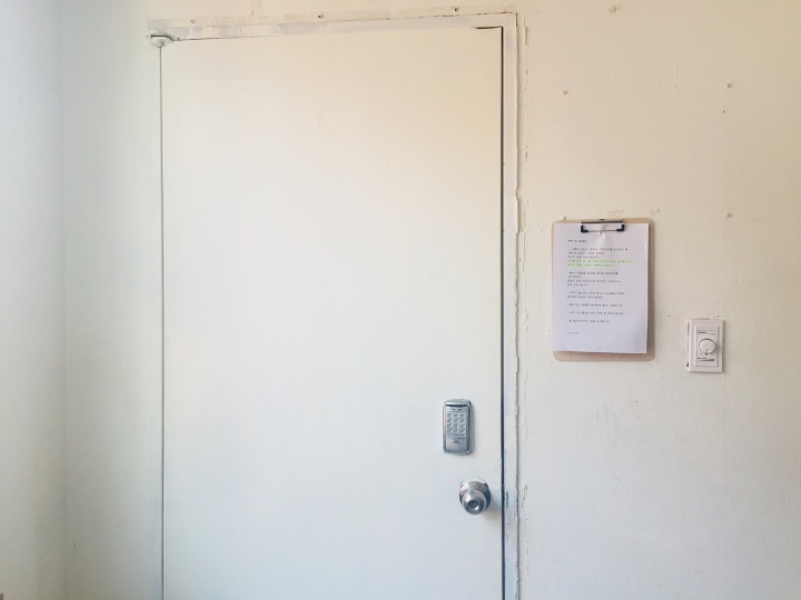 開けていいのか躊躇するような
ドアを開けると・・・