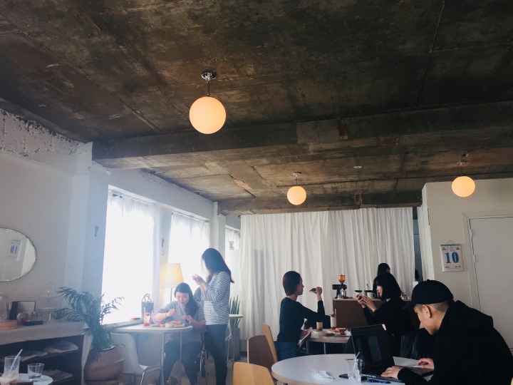 別世界のような空間が