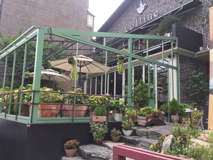 テラス席もある店舗