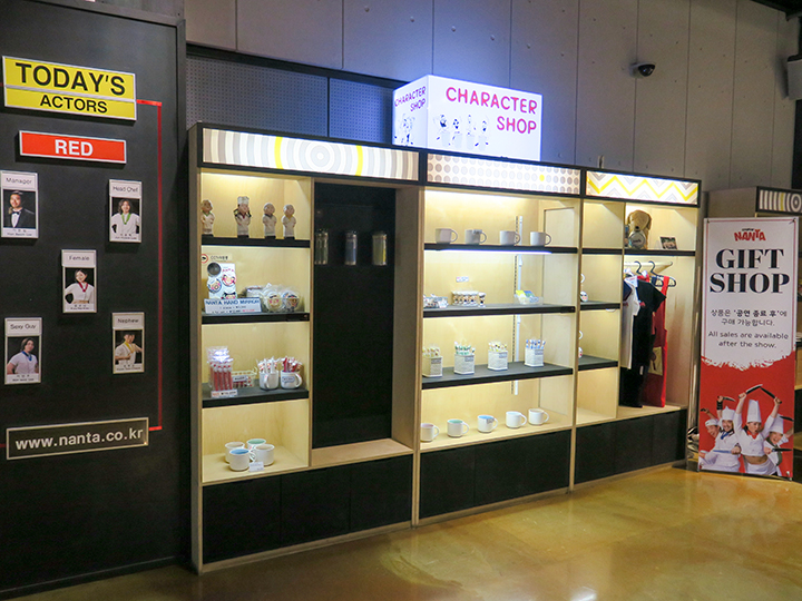 オリジナルグッズの販売も