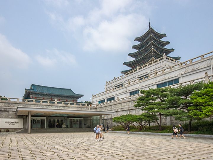 「国立民俗博物館」の入口