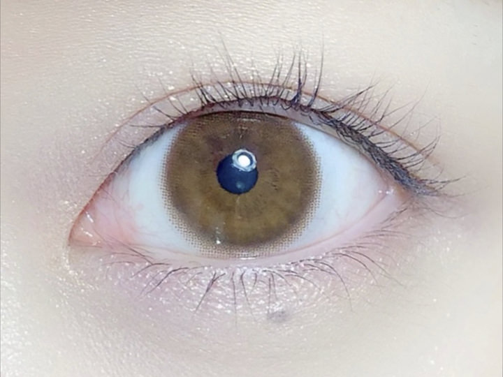 目を開けていてもラメが輝く!