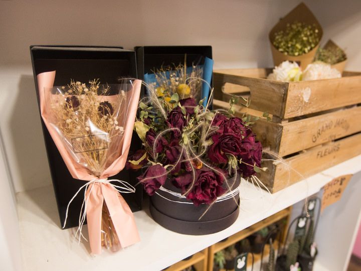 ドライフラワーなどを含む植物を原材料とした
加工品の一部も日本へ持ち帰れない