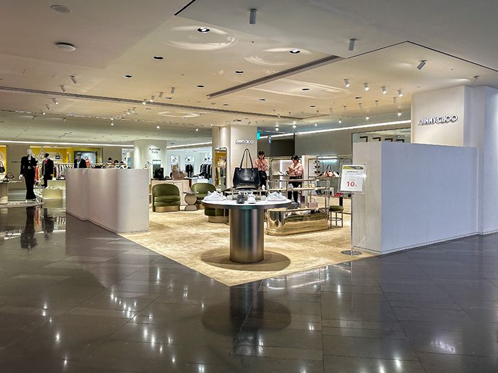 3階:海外シューズ、レディースカジュアル