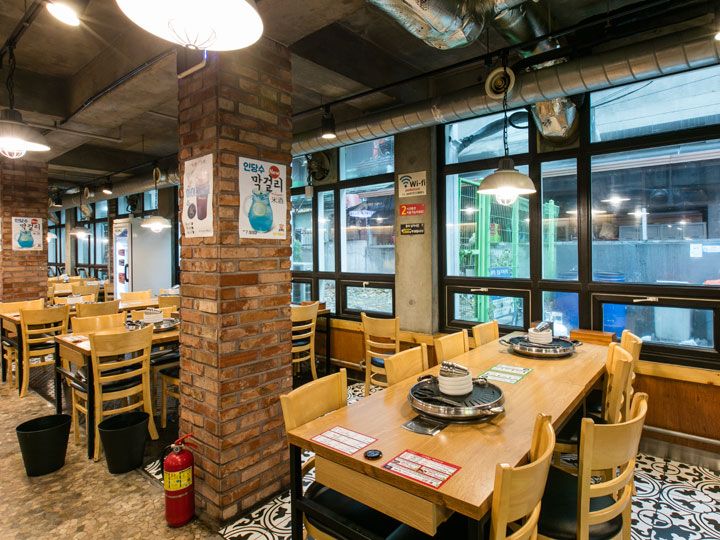 広々とした店内