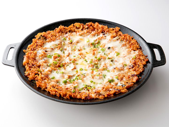 チーズ牛ミノ焼き飯(チジュヤンポックムパッ)
食事メニューとして人気の牛ミノの旨みが広がる焼き飯はチーズとの相性も抜群
写真提供:世光ヤンデチャン