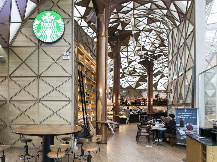 STARBUCKS COFFEE FAMILLE PARK R店｜江南駅・三成(COEX)(ソウル)の