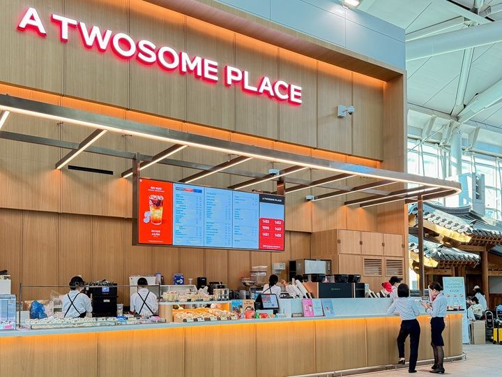 カフェ「A TWOSOME PLACE」は
24時間営業