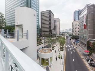 「ソウル路7019」を見ながら