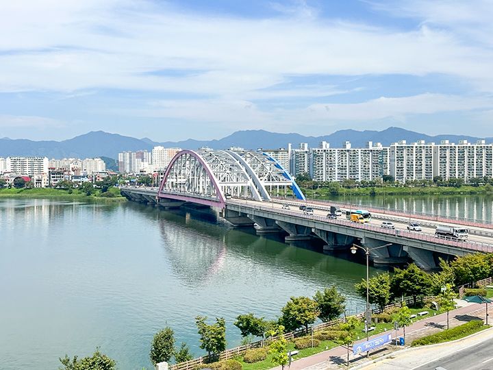 市内北部を結ぶ大動脈「昭陽第2橋」