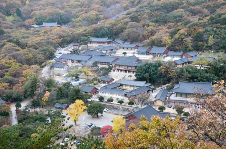 梵魚寺(ポモサ)金井山の中腹に位置する釜山を代表する名刹