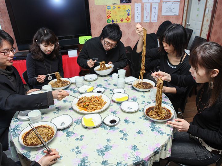 韓国のブラックデー 歳時 記念日 韓国文化と生活 韓国旅行 コネスト