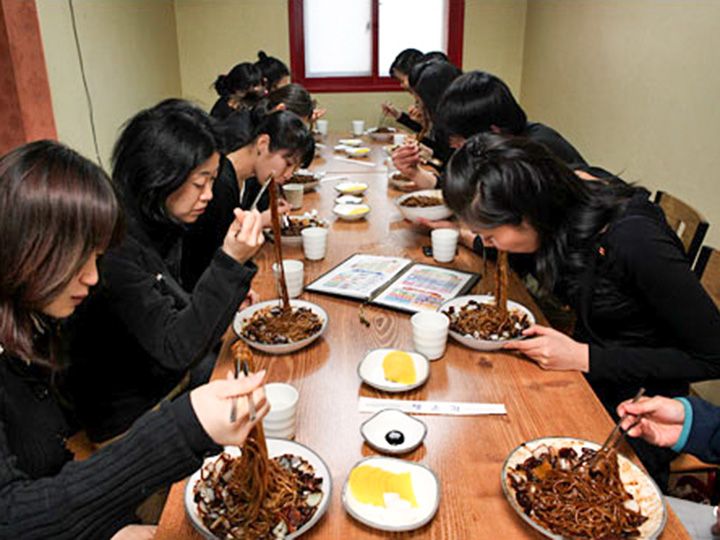 韓国のブラックデー 歳時 記念日 韓国文化と生活 韓国旅行 コネスト
