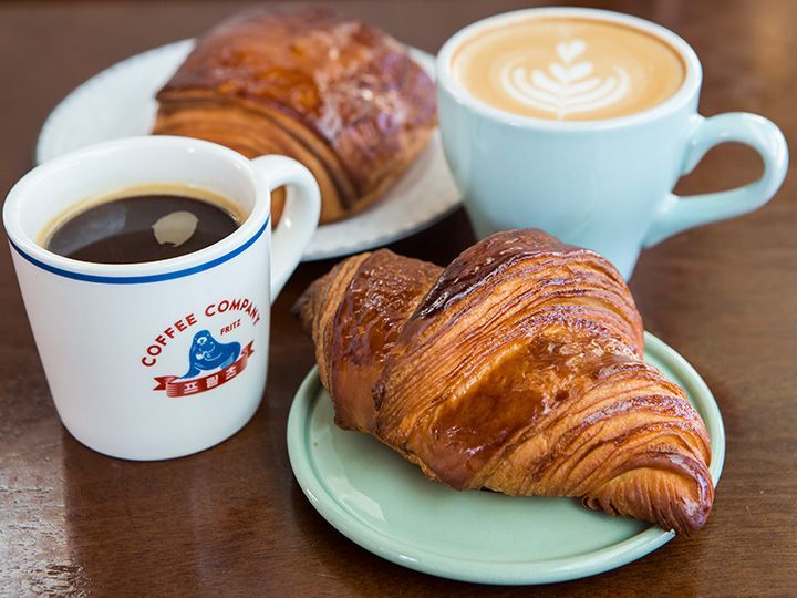 近くの有名カフェ「Fritz 良才店」も人気