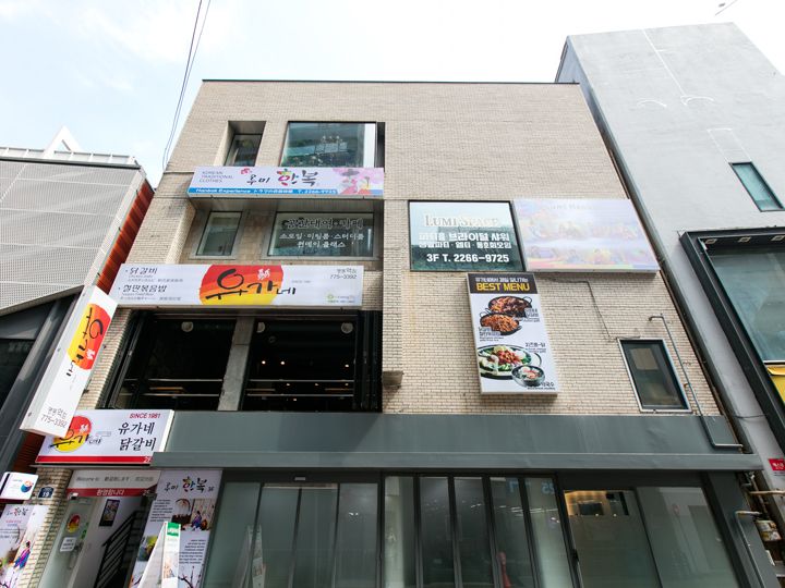 外観(店舗は3・4階)