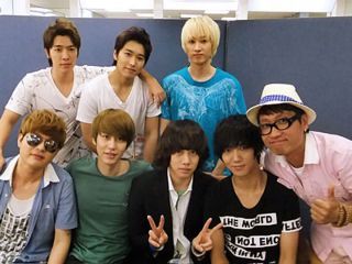 SUPER JUNIORとオーナー(右)<br>写真提供：オダリチプ