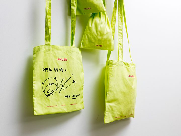 店内には「AMUSE」のモデルであるスルギのサインあり