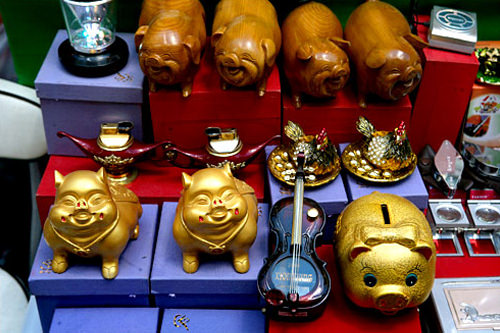 韓国で縁起物とされるブタ。