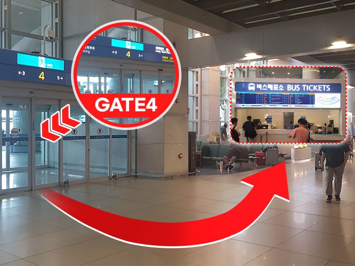 1.1階GATE4付近にある「Kリムジンバスチケット売り場」へ